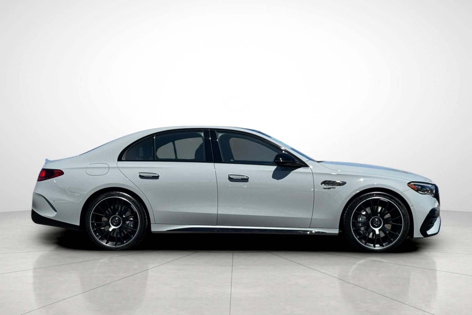 New 2027 MANUFAKTUR Alpine Grey Mercedes-Benz E 53 AMG® image 32