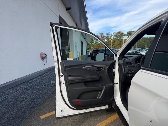 Used 2023 White Honda EX-L image 27