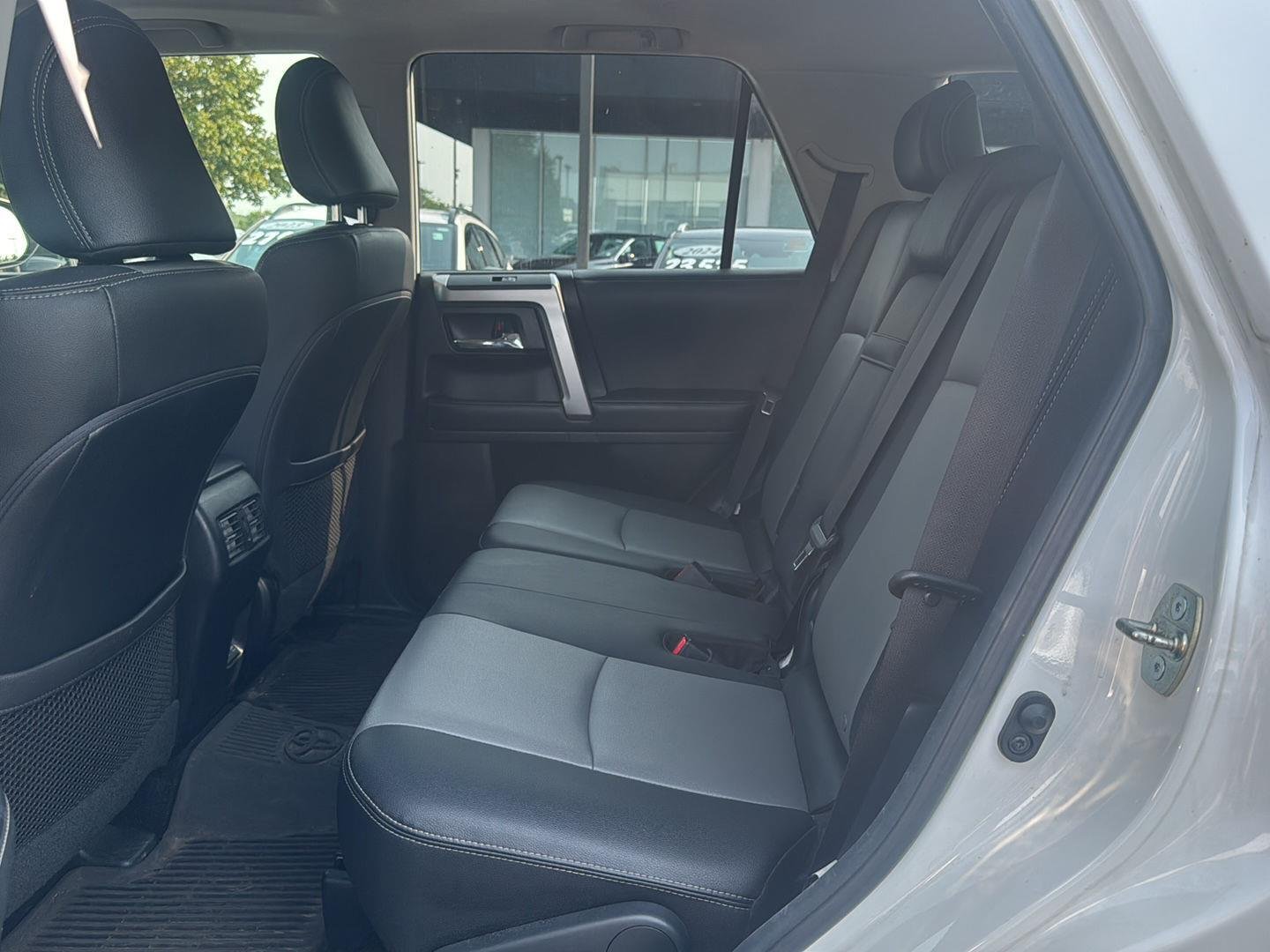 Used 2022 White Toyota SR5 Premium image 22