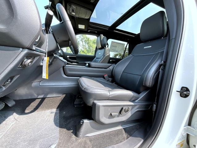 New 2027 Star White Metallic Tri-Coat Ford Platinum image 44