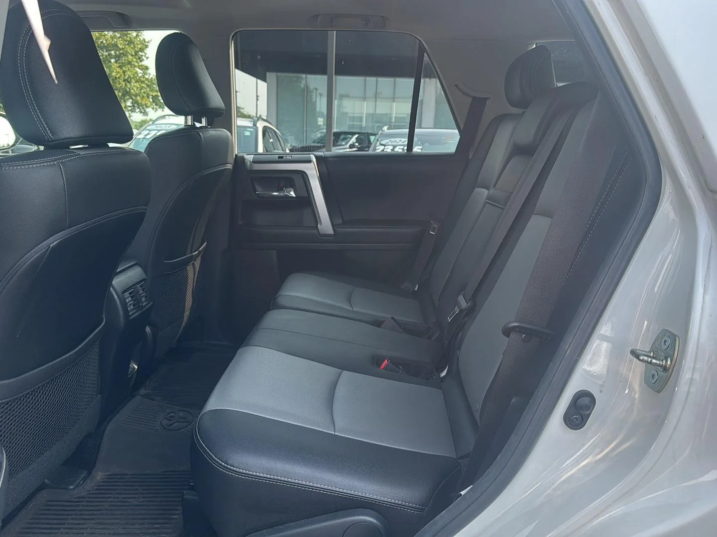 Used 2022 White Toyota SR5 Premium image 22