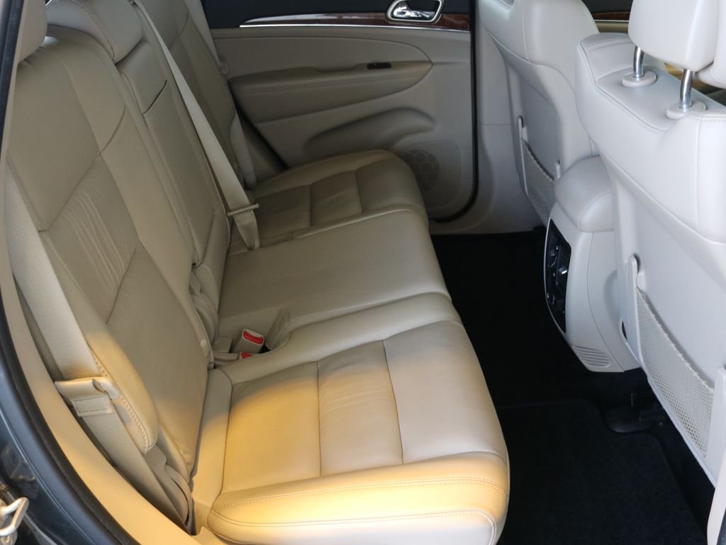 Used 2011 Gray Jeep Limited image 38