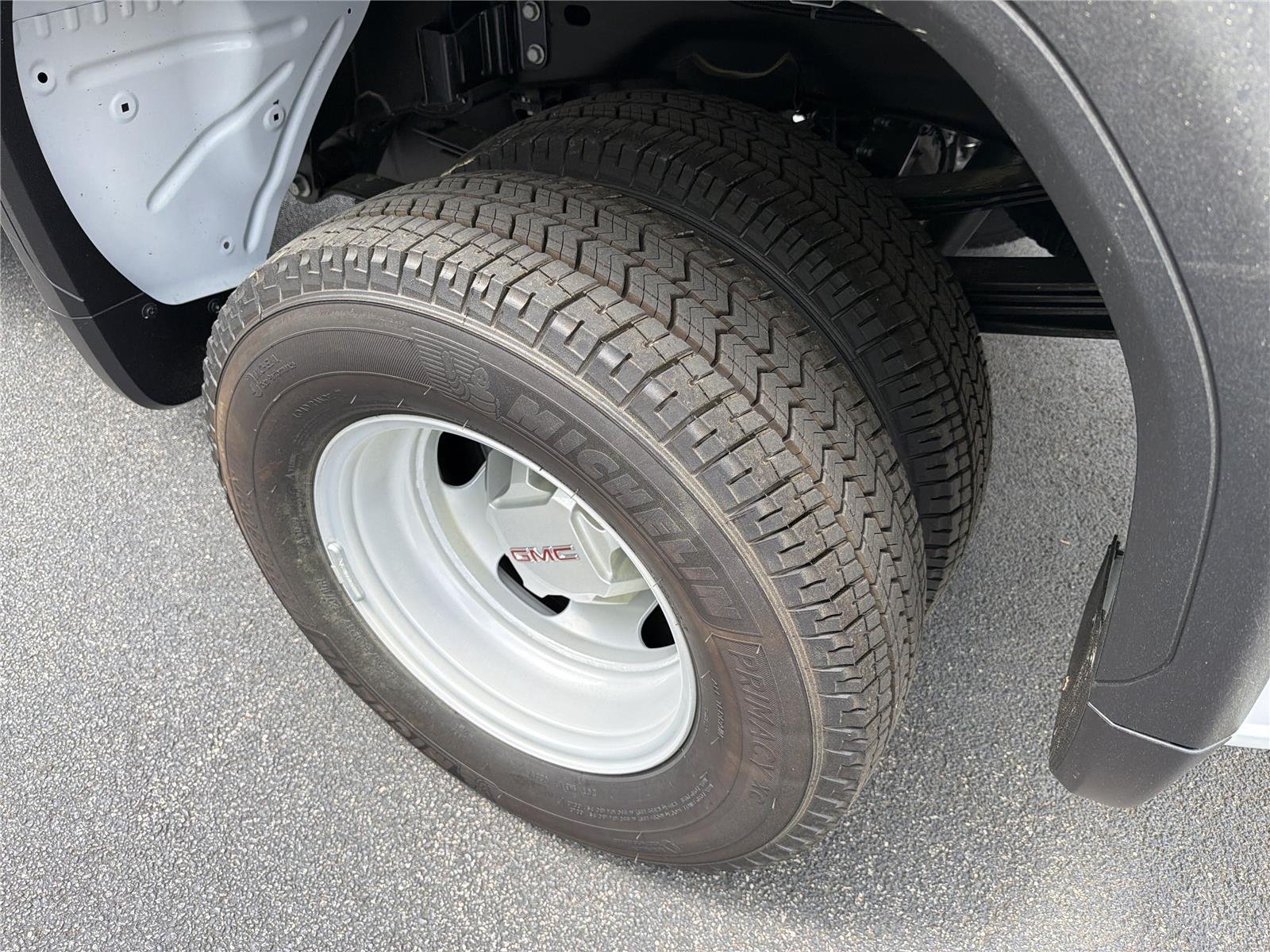 2026 GMC Sierra 3500HD Pro - Photo 18