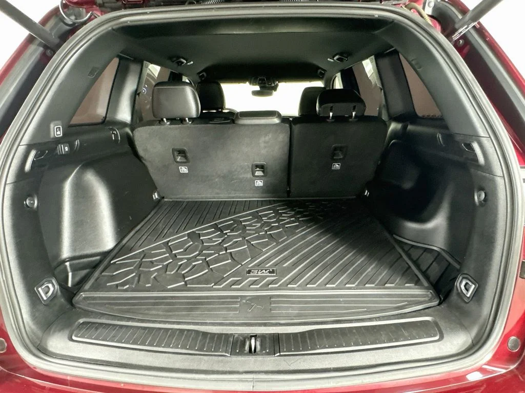 Used 2023 Velvet Red Pearlcoat Jeep Altitude image 32