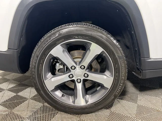 Used 2023 White Jeep Limited image 12