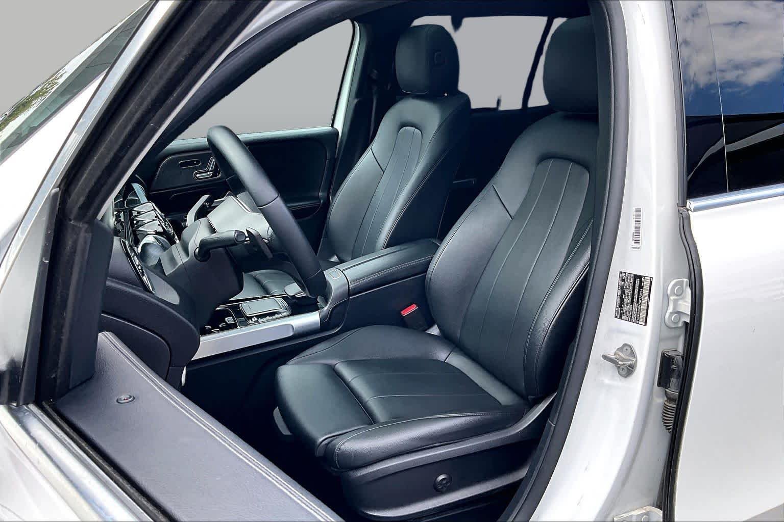 Pre-Owned 2022 Mercedes-Benz GLB 250