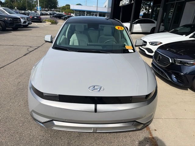 Used 2023 Gray Hyundai Limited image 3