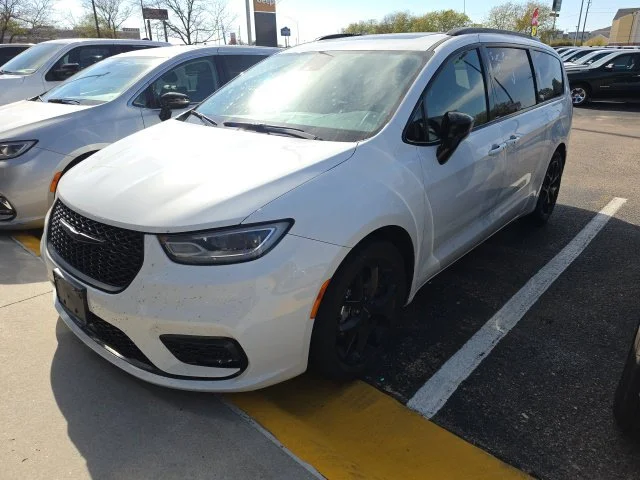 2025 Chrysler Pacifica