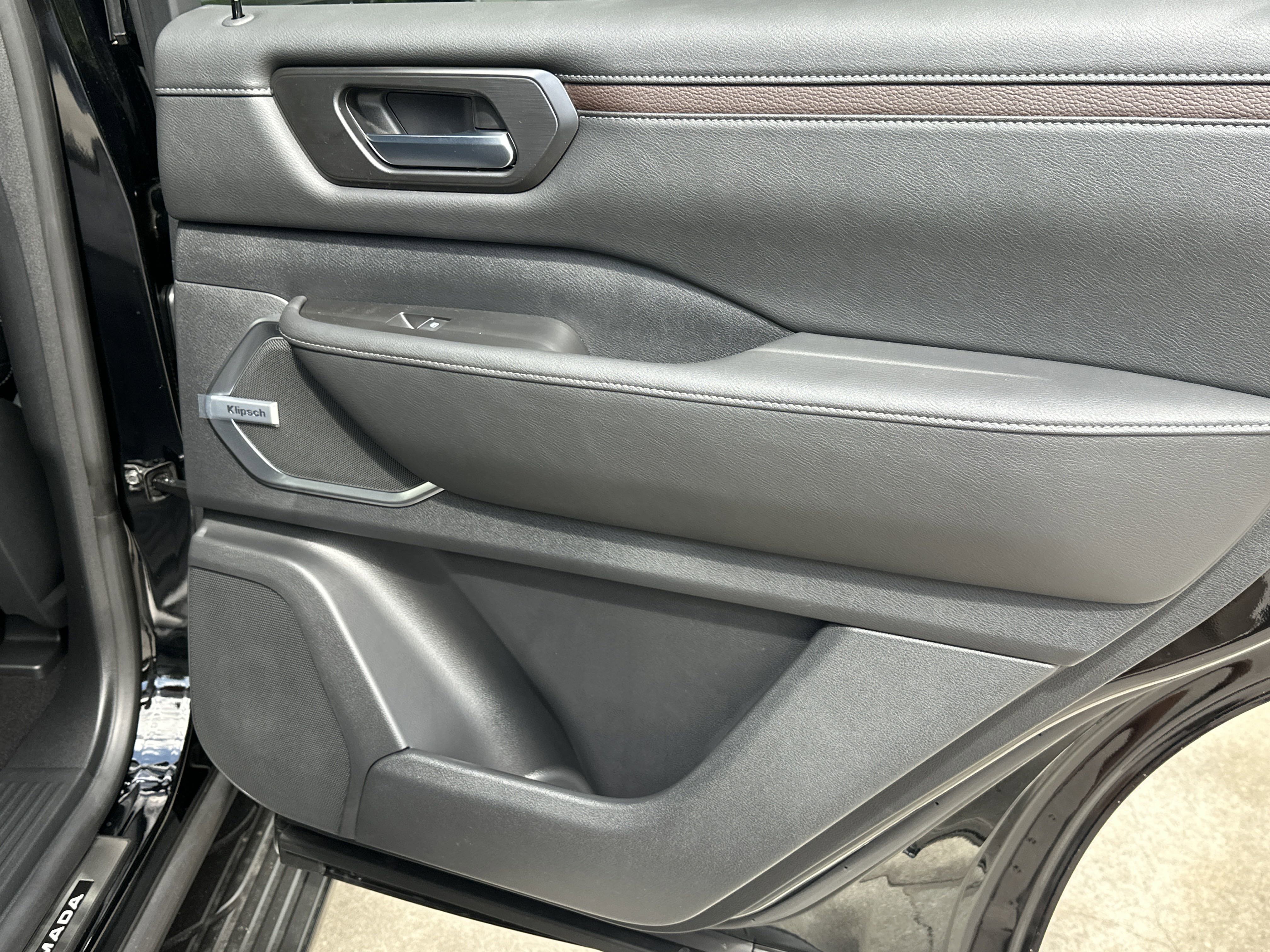 2025 Nissan Armada Platinum Reserve - Photo 17