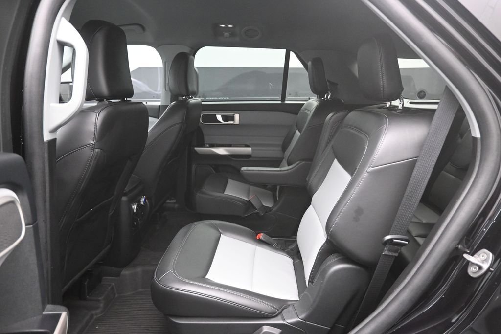 Used 2023 Black Ford XLT image 26
