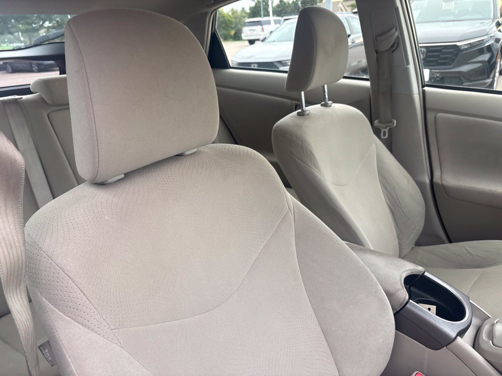 Used 2014 Pearl Toyota Three image 23