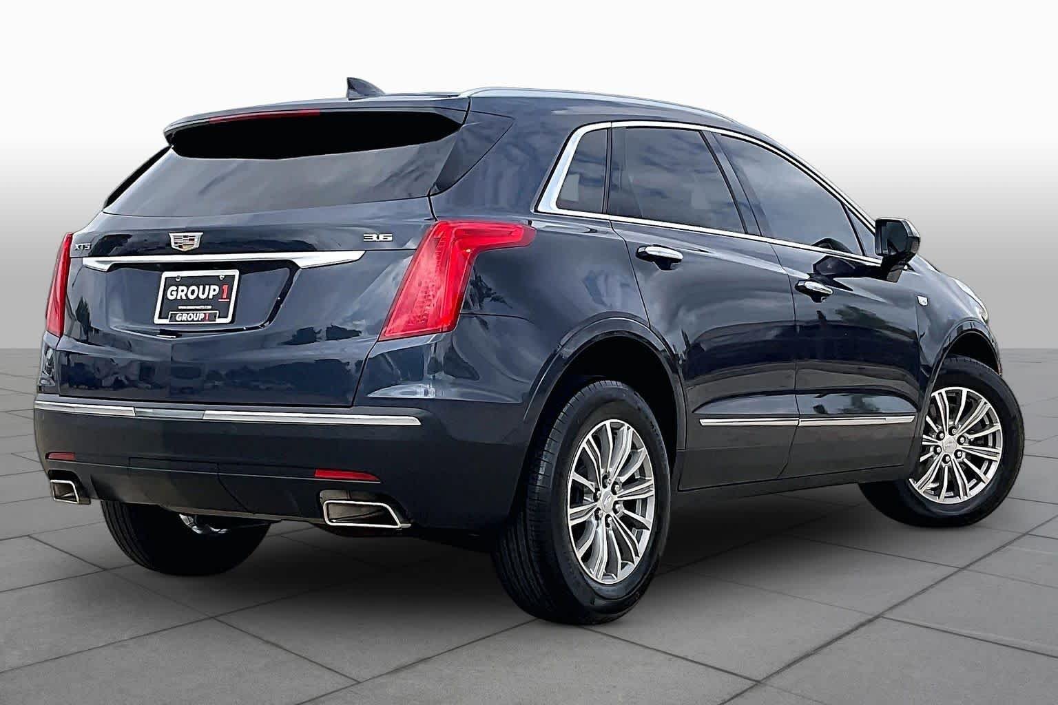 Used 2019 Harbor Blue Metallic Cadillac Luxury FWD image 11