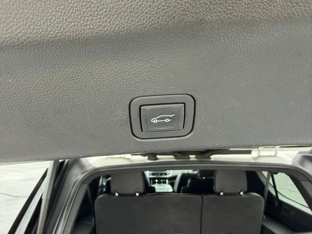 2023 Chevrolet Suburban Premier - Photo 19