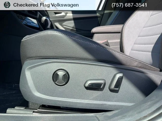 New 2026 Silver Volkswagen 1.5T SE image 23
