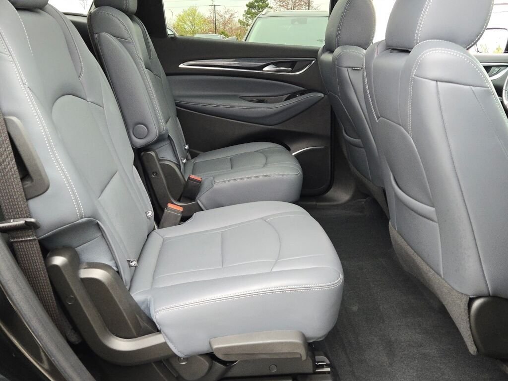 Used 2023 Black Buick Essence image 10