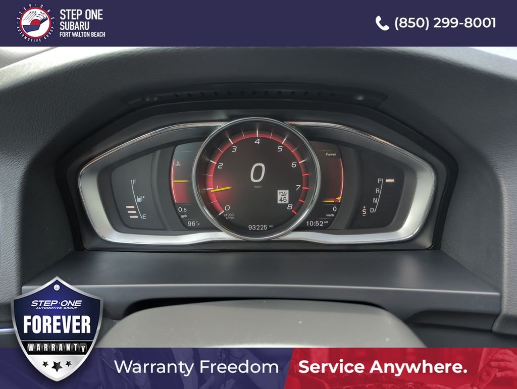 Used 2018 Black Volvo T5 image 39