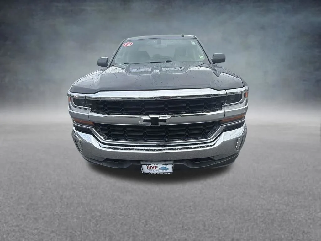 Used 2018 Gray Chevrolet LT image 9