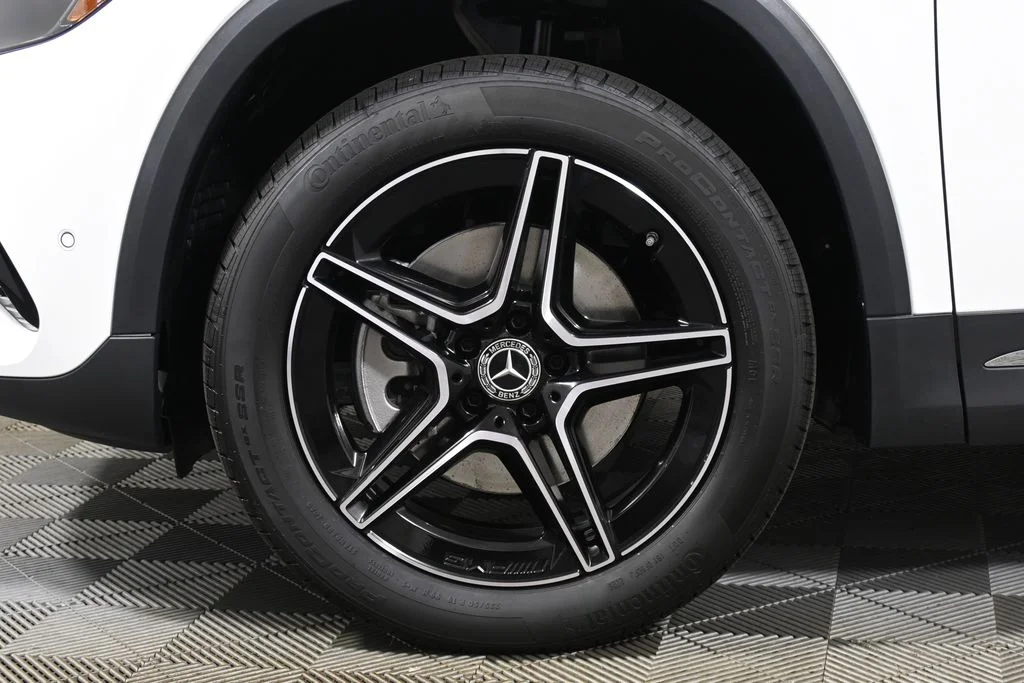 New 2026 White Mercedes-Benz GLA 250 image 12