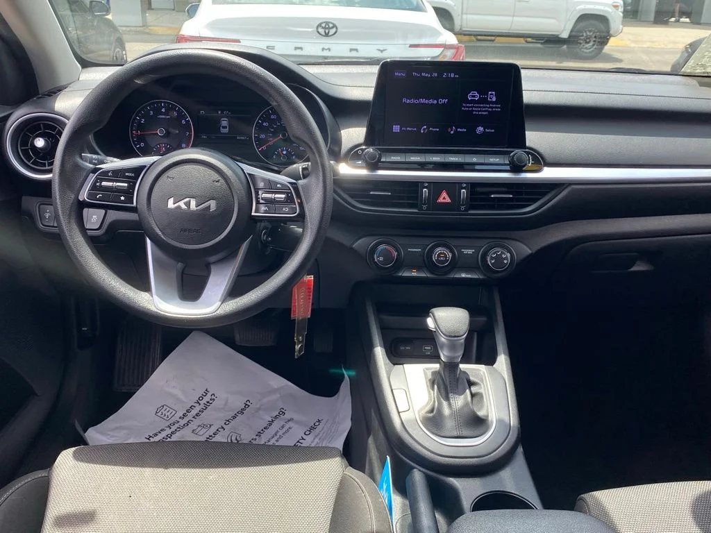 Used 2023 Black Kia LXS image 9