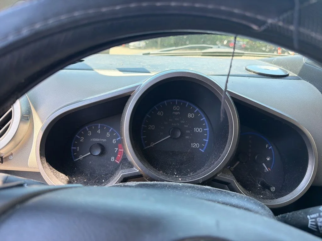 Used 2011 Black Honda LX image 9