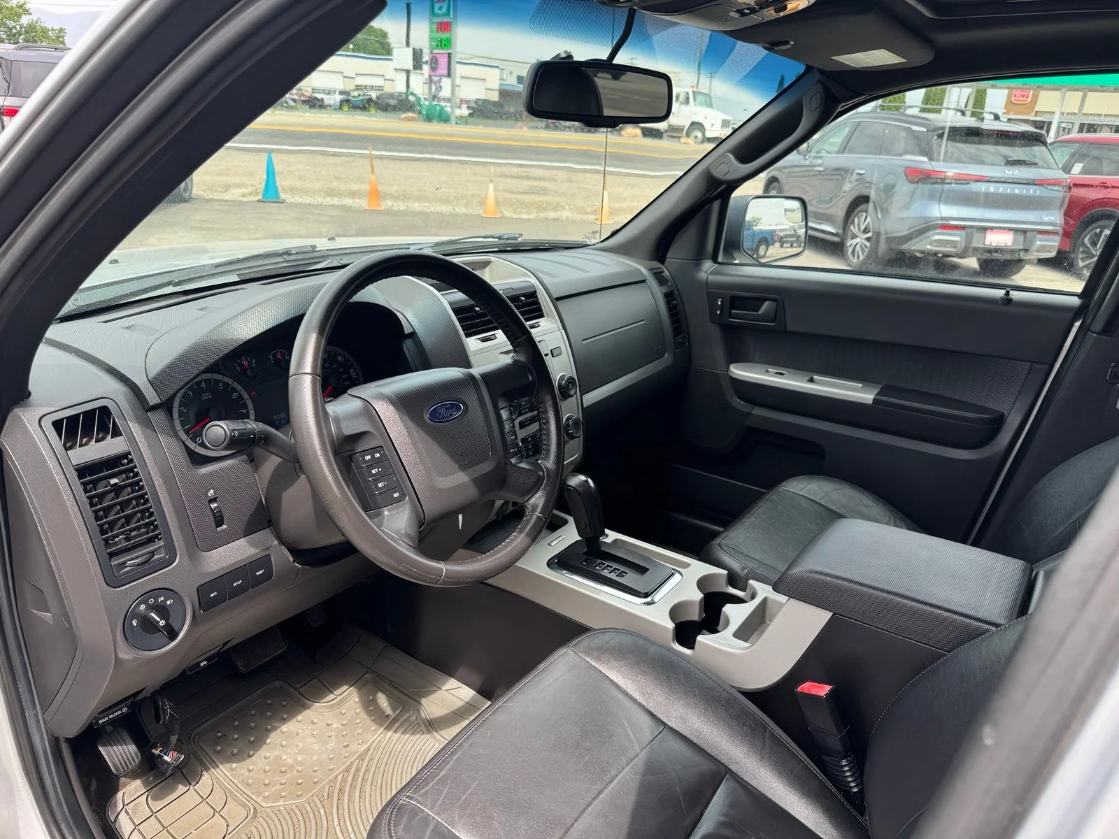 Used 2012 Silver Ford XLT image 12