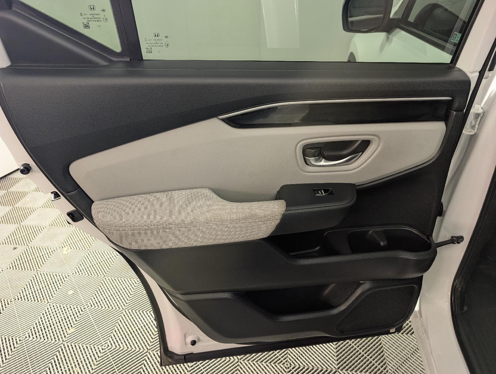 2023 Honda Pilot LX - Photo 26