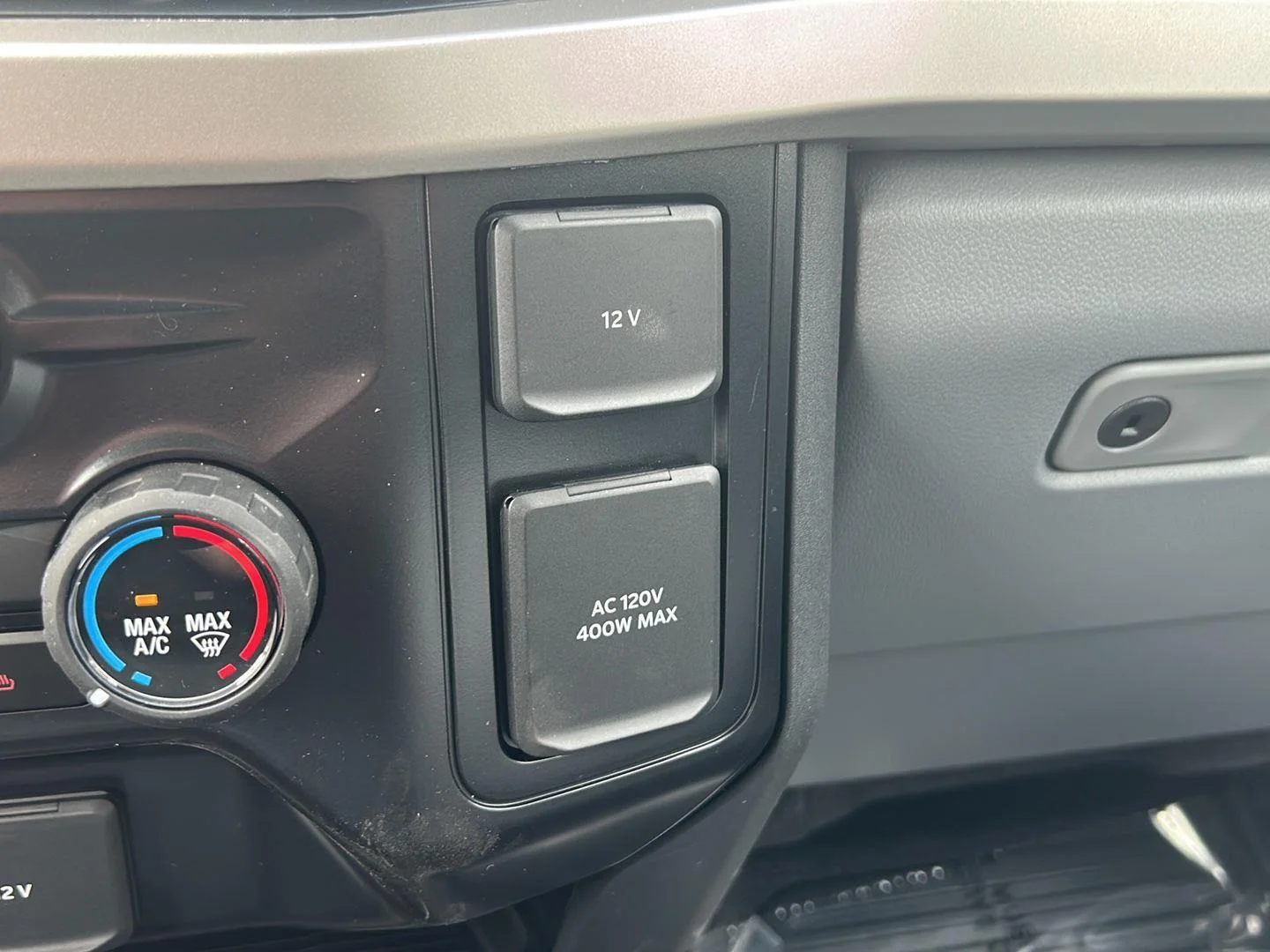New 2026 Oxford White Ford F-350® XLT image 19