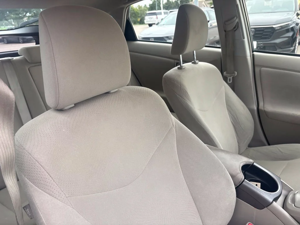 Used 2014 Beige Toyota Three image 23