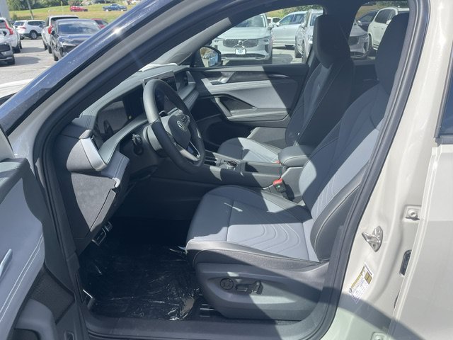New 2026 Sandstone W/Deep Black Roof Volkswagen 2.0T SE R-Line Black image 5