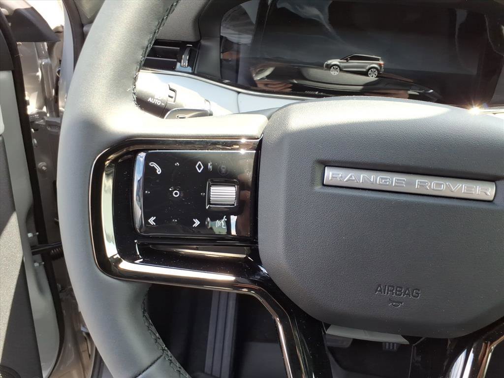 New 2026 Seoul Pearl Silver Metallic Land Rover Core S image 16