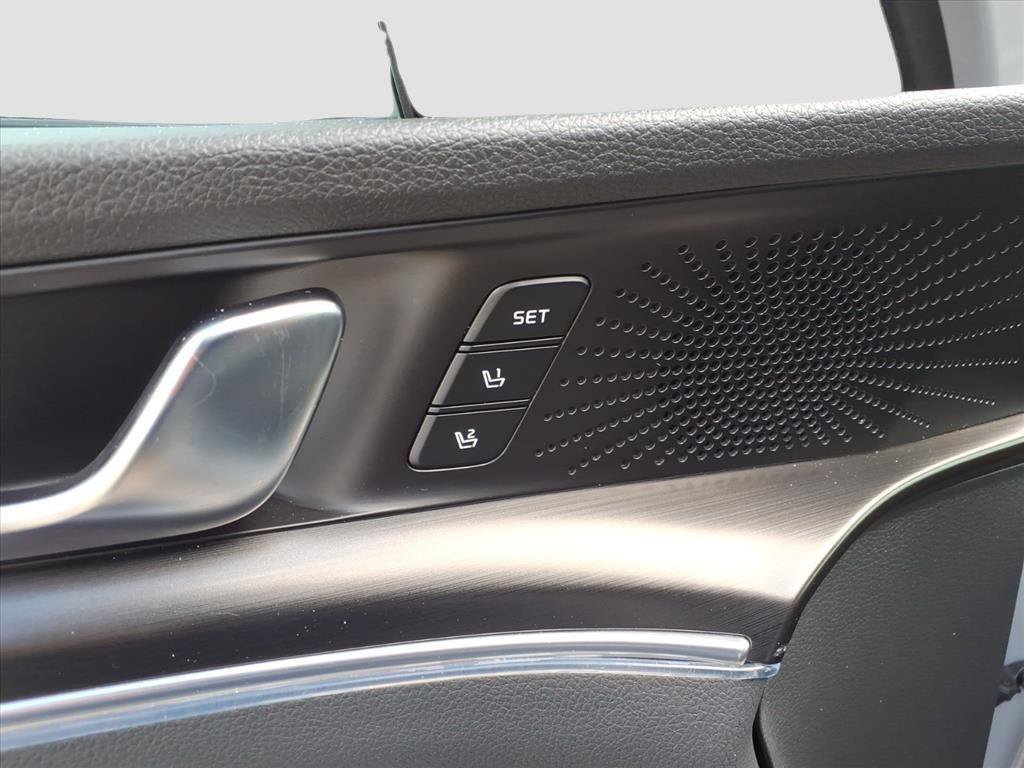 2024 Kia K5 GT - Photo 12