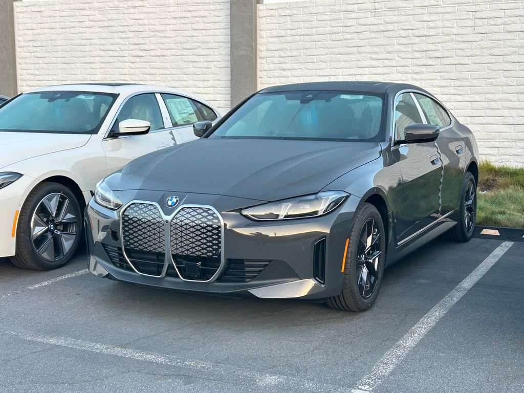 New 2026 Dravit Grey Metallic BMW eDrive40 image 2