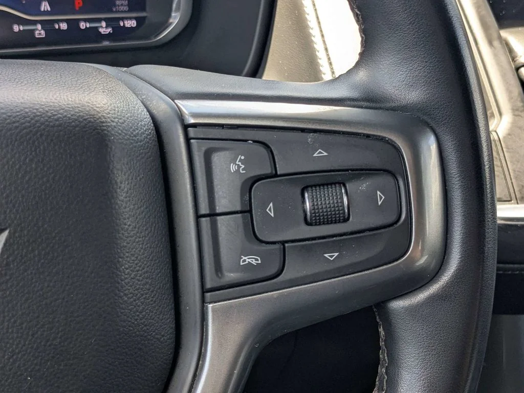 Used 2023 Gray Chevrolet LT image 25