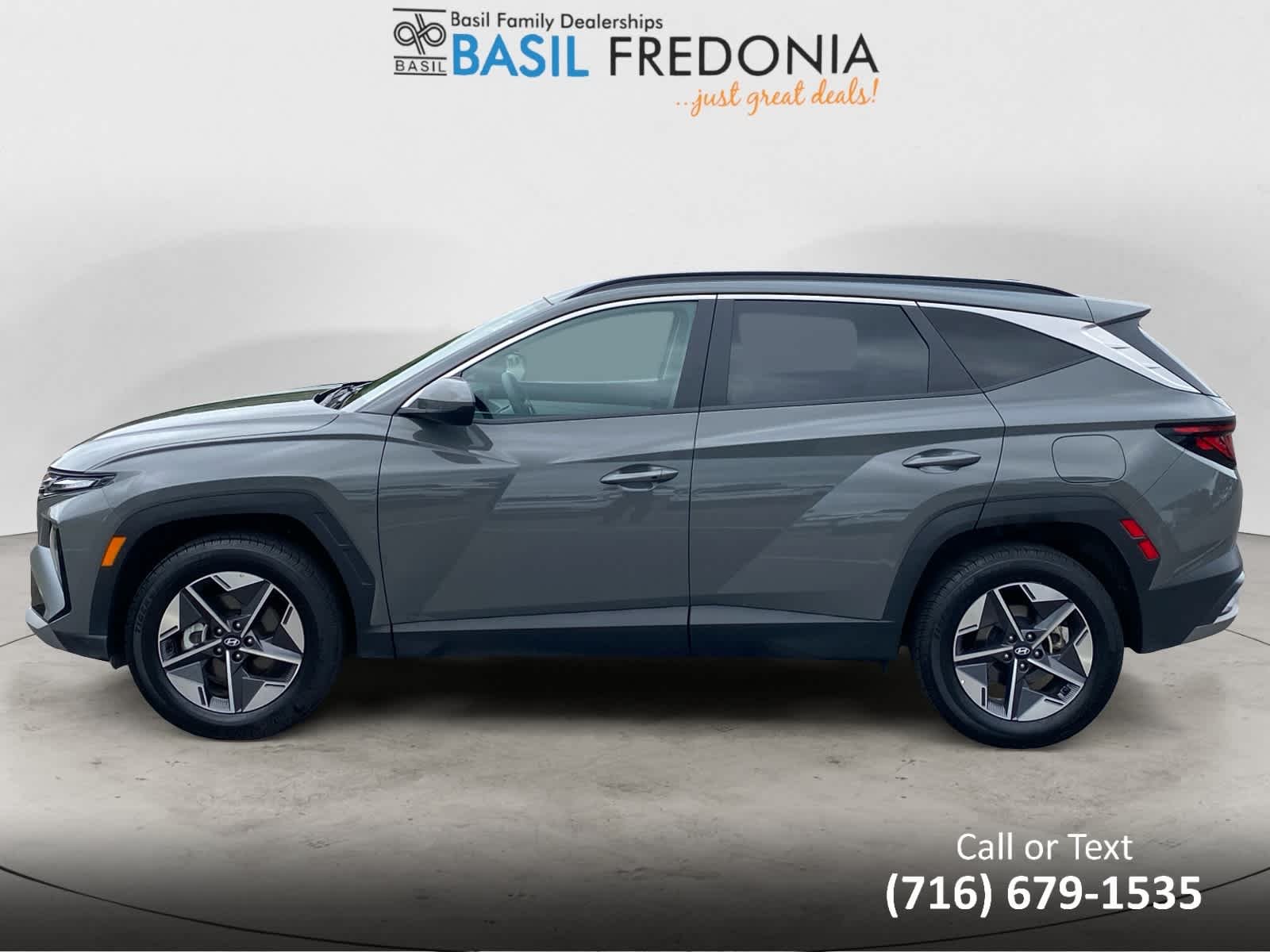 Used 2026 Hampton Gray Hyundai SEL image 2