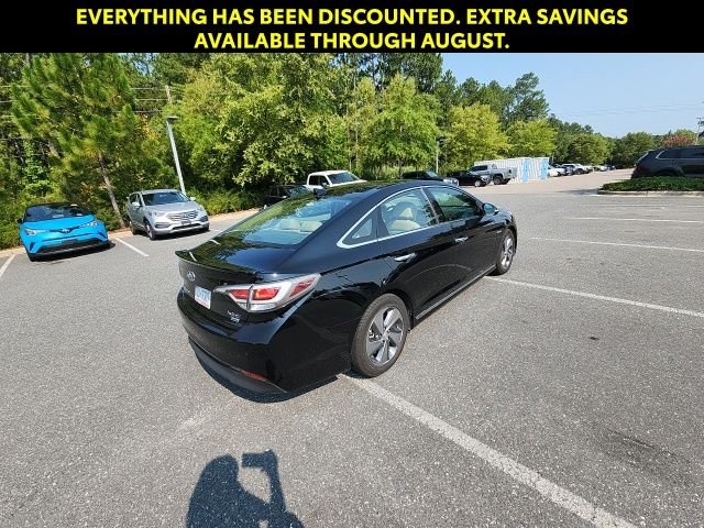 Used 2017 Black Hyundai Limited image 10