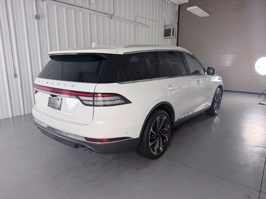 Used 2020 White Lincoln Reserve image 5