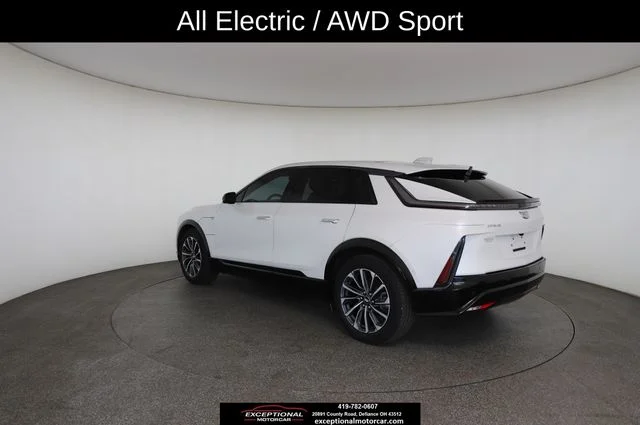Used 2024 White Cadillac Sport image 11