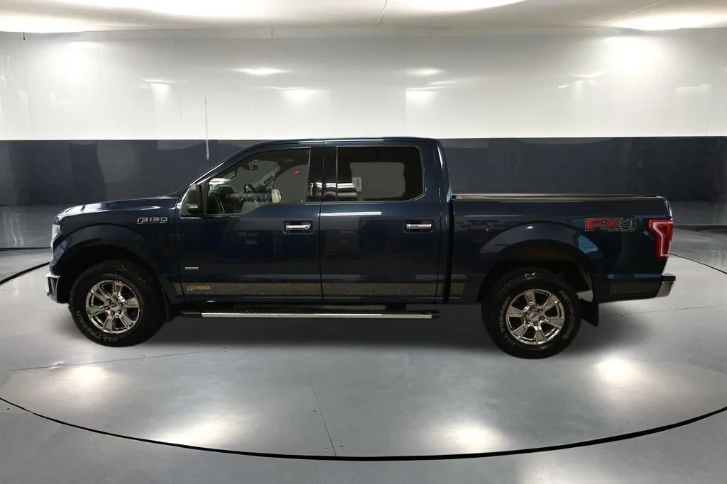 Used 2016 Blue Ford XLT image 11