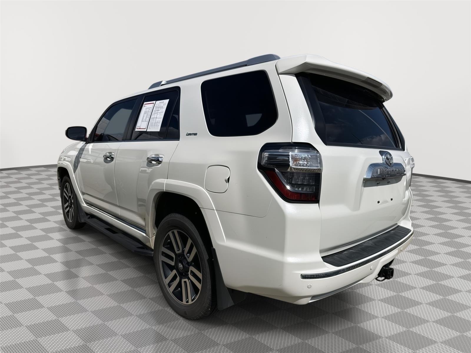Certified Used 2019 Blizzard Pearl Toyota Limited image 12