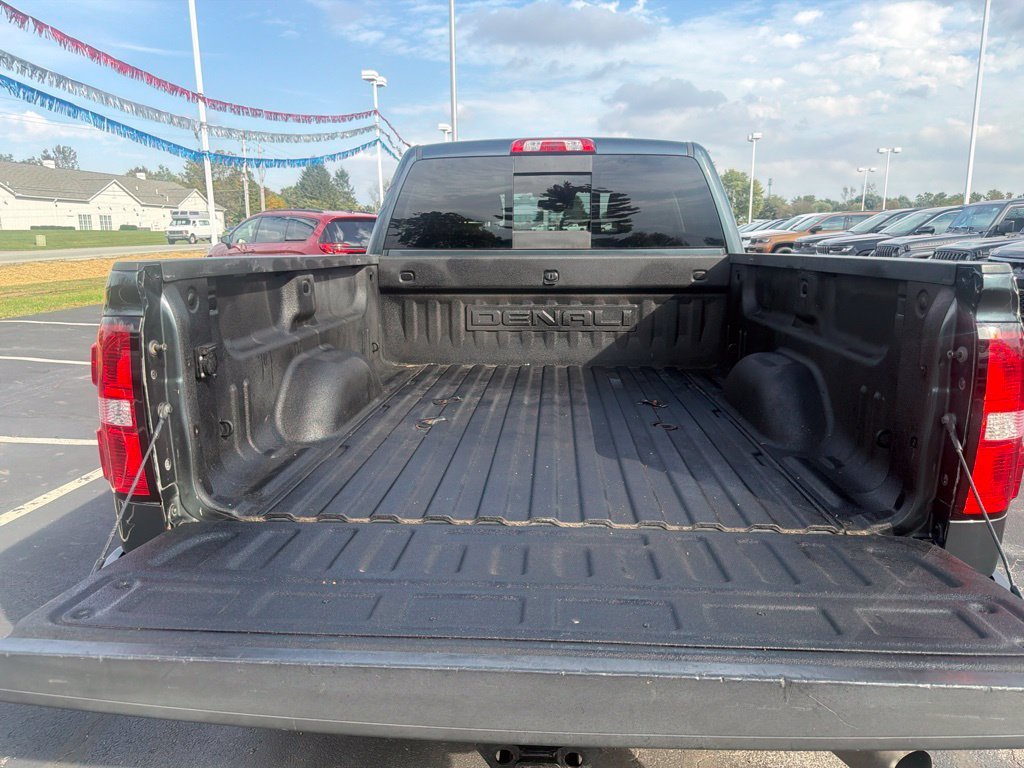 Used 2018 Green GMC Denali image 39