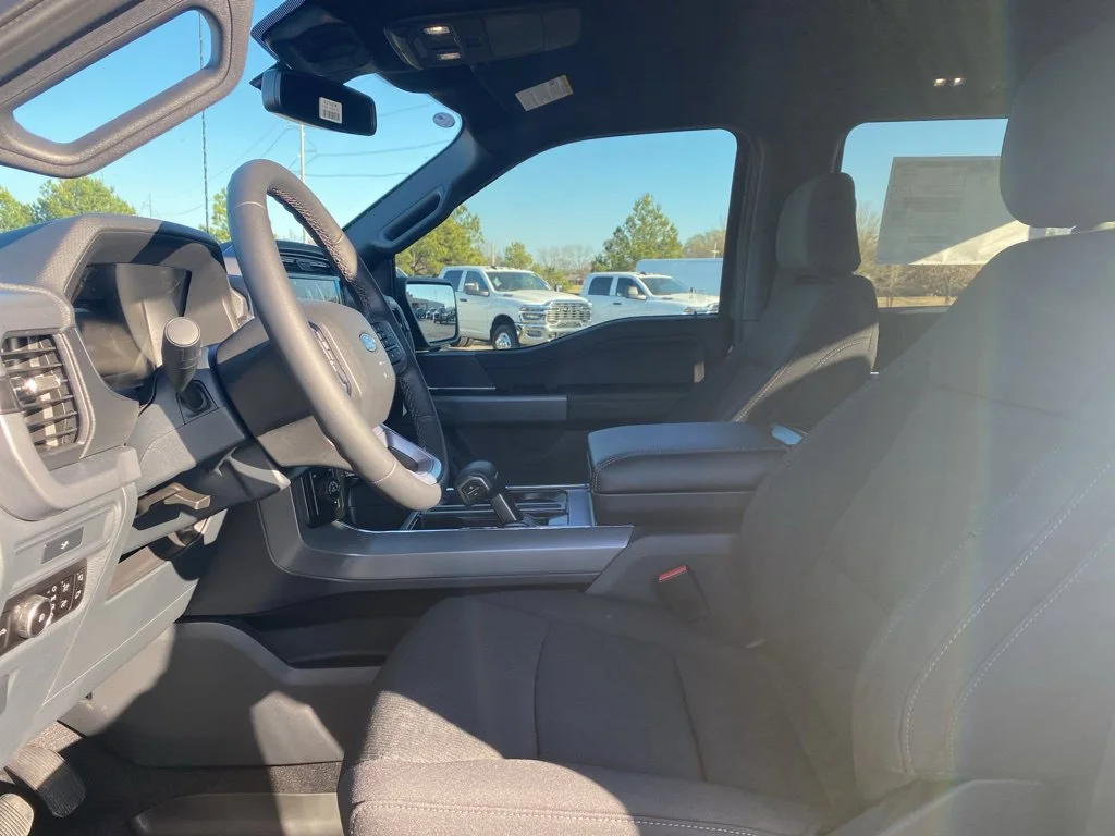 New 2026 Carbonized Gray Metallic Ford XLT image 13