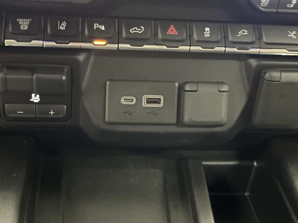 Used 2022 Northsky Blue Metallic Chevrolet High Country image 23