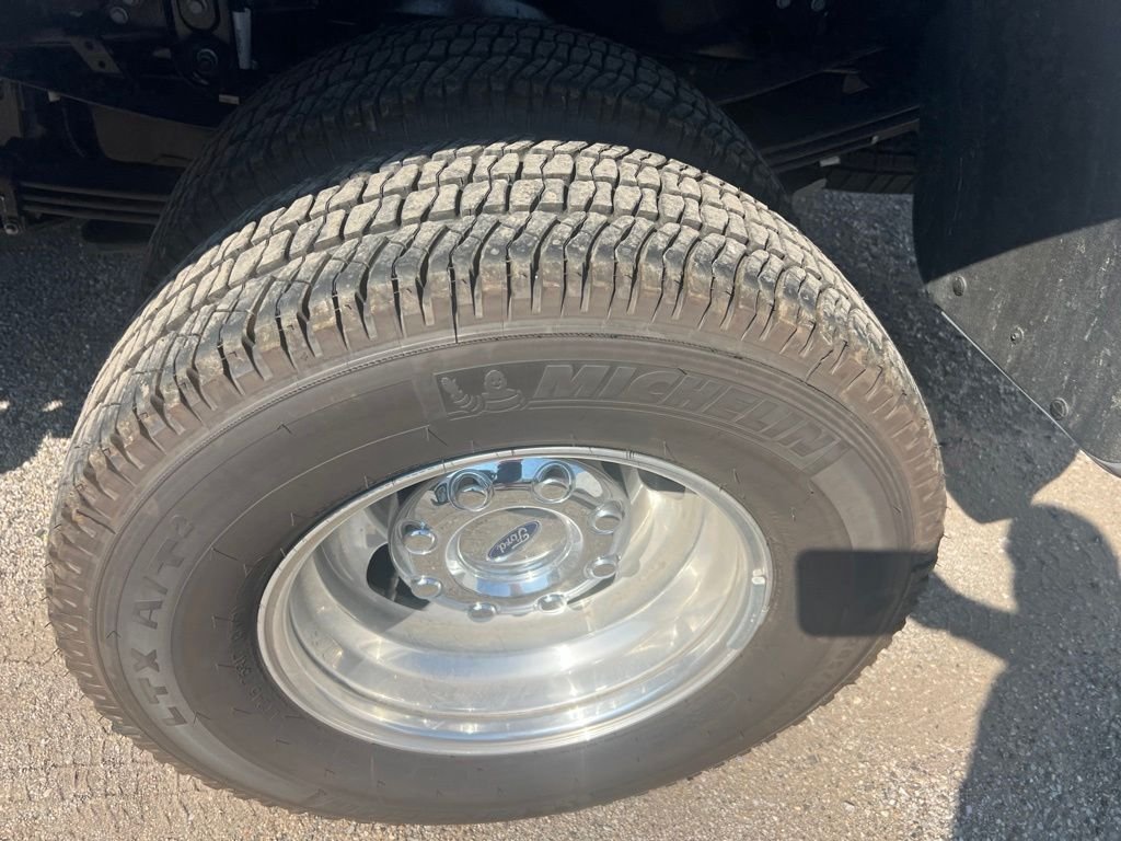 Used 2026 Gray Ford Platinum image 10