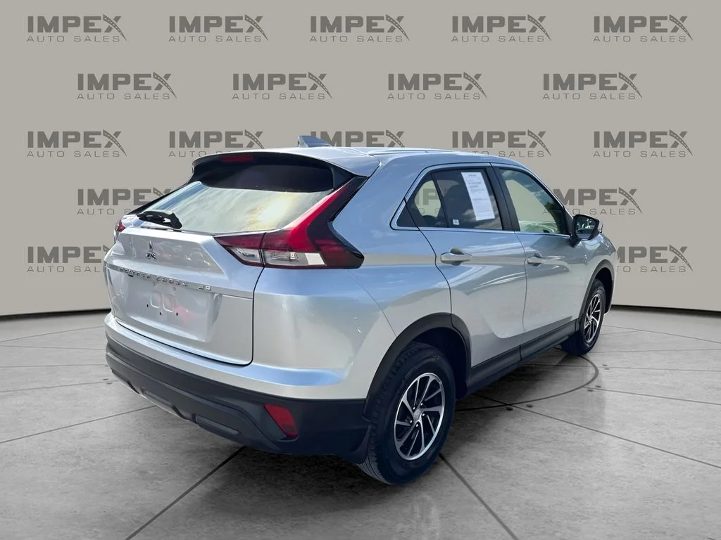 Used 2024 Silver Mitsubishi ES image 3