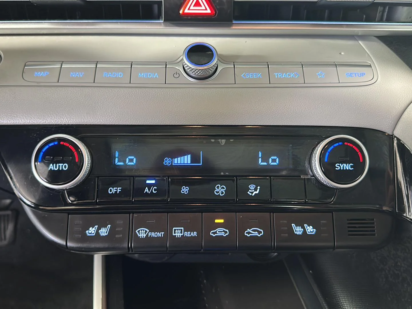 Used 2023 Onyx Black Hyundai Limited image 18