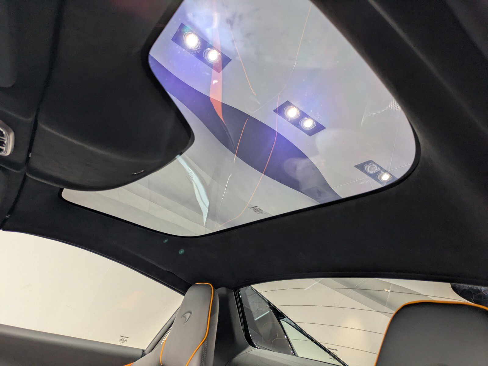 Used 2025 MSO Muriwai White McLaren TechLux Spider image 19