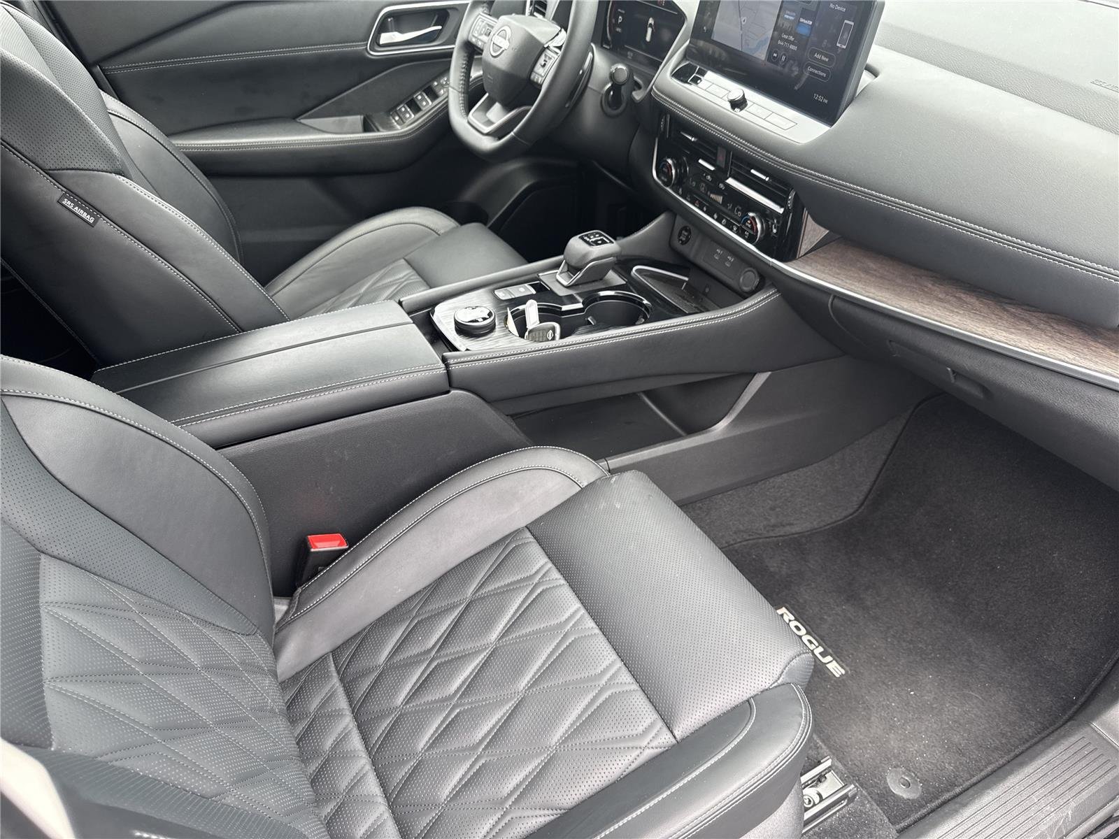 Used 2026 Super Black Nissan Platinum image 35