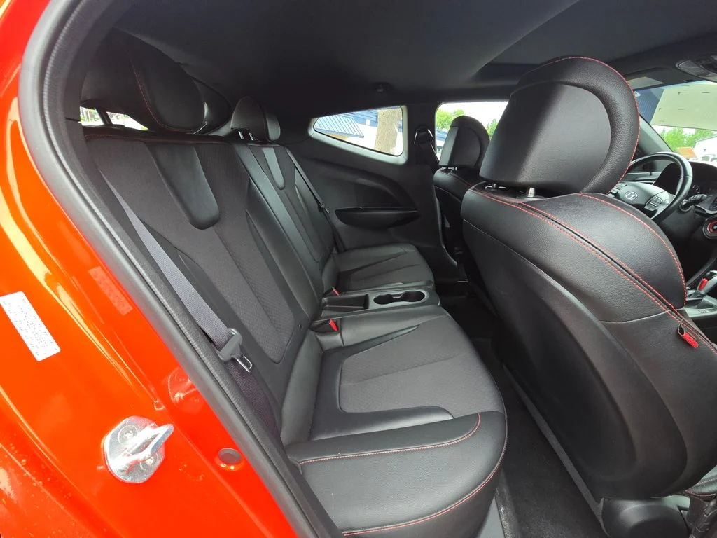 2021 Hyundai Veloster - Photo 12
