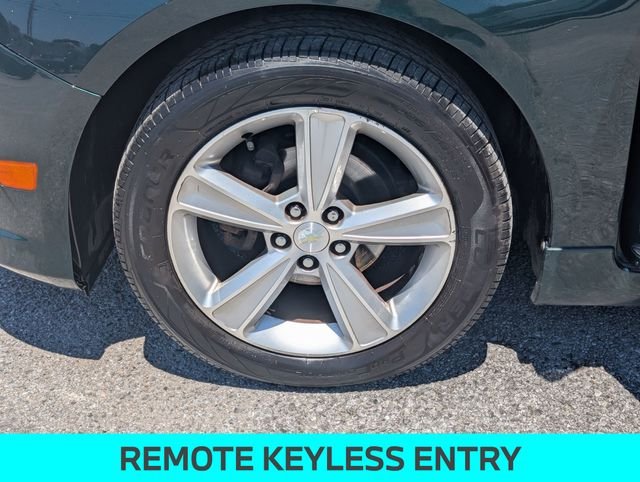 Used 2014 Green Chevrolet 2LT image 11