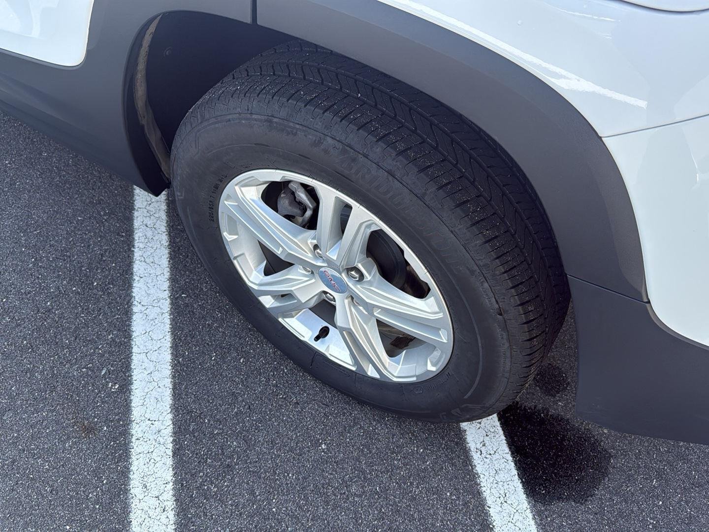 Used 2024 Summit White GMC SLE image 16